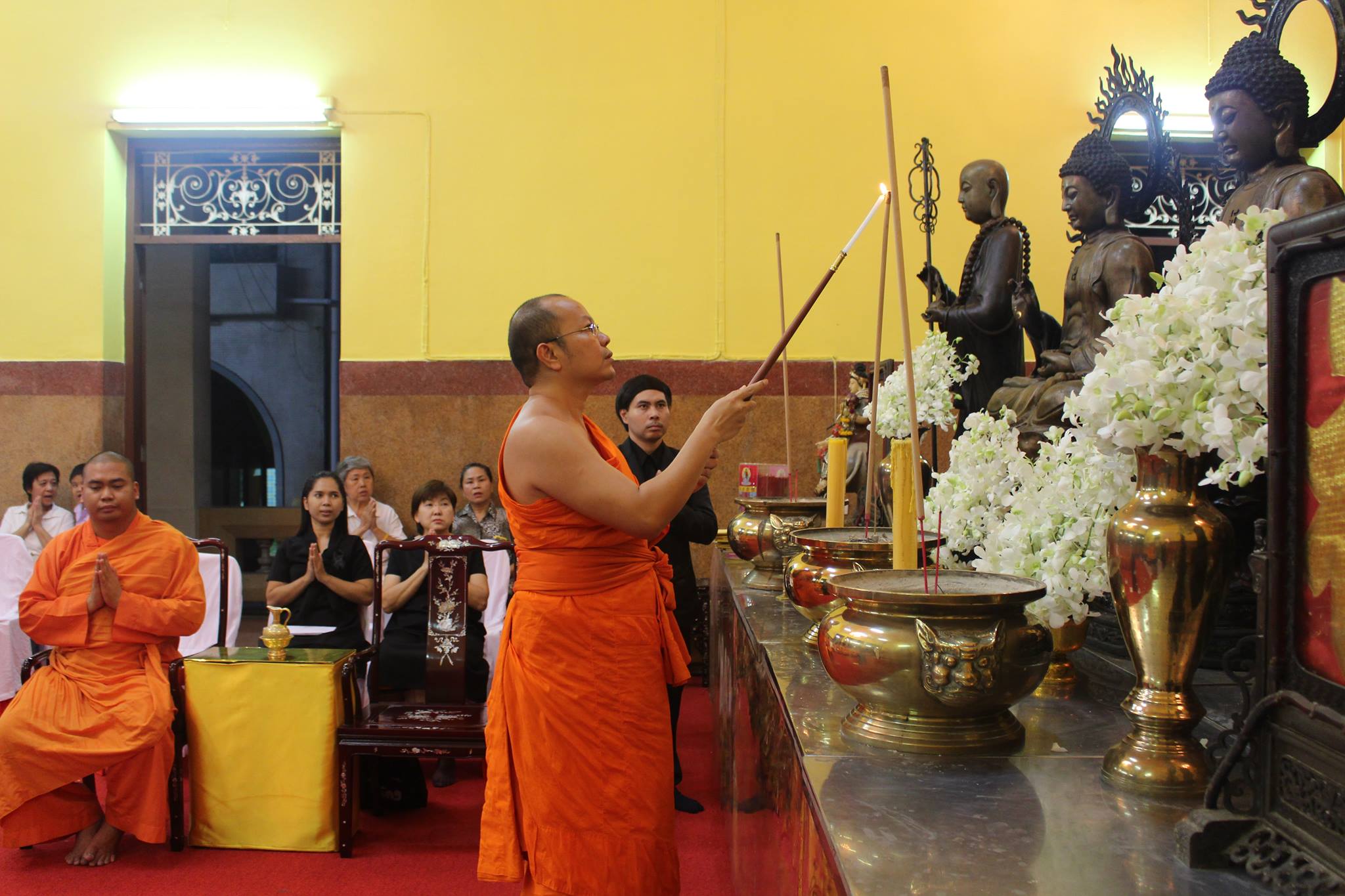 ภาพกิจกรรม คณะครูและสามเณรนักเรียนร่วมพิธีบำเพ็ญกุศล ปี 2559