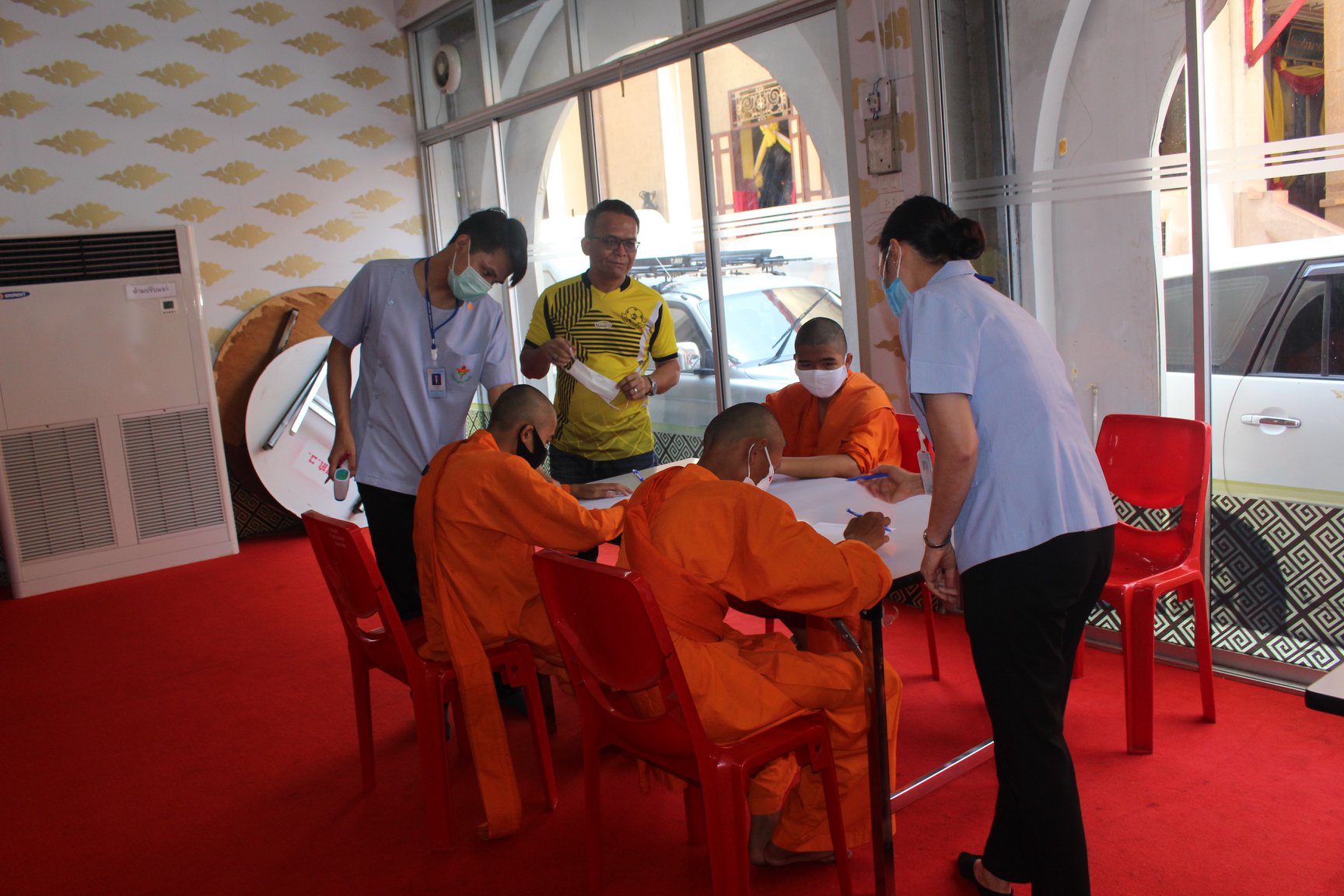 ภาพกิจกรรม โรงพยาบาลสงฆ์ร่วมดูแลสุขภาพสามเณรนักเรียน
