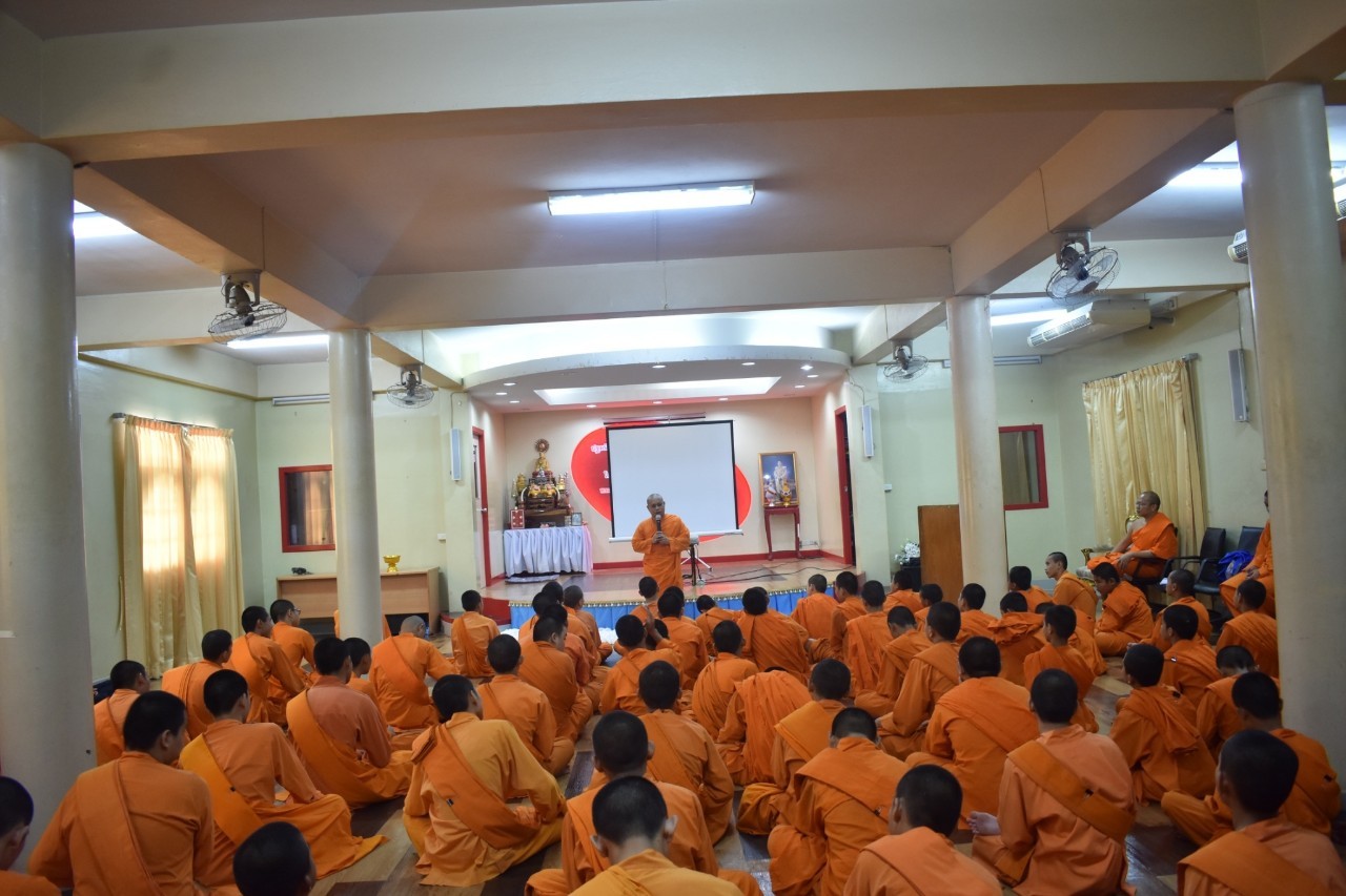 บรรยากาศการอบรมและการเรียนรู้ของสามเณรนักเรียน